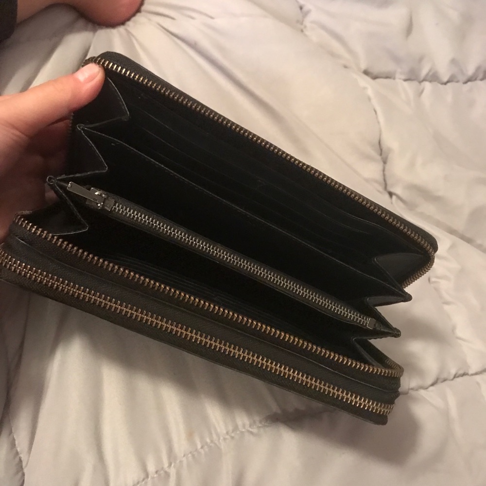 Coach Wallet with Chain - Picture 2 of 6